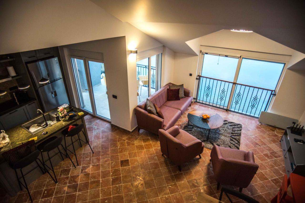 Modern Waterfront 3-Bed Apartment Donja Kostanjica Ngoại thất bức ảnh