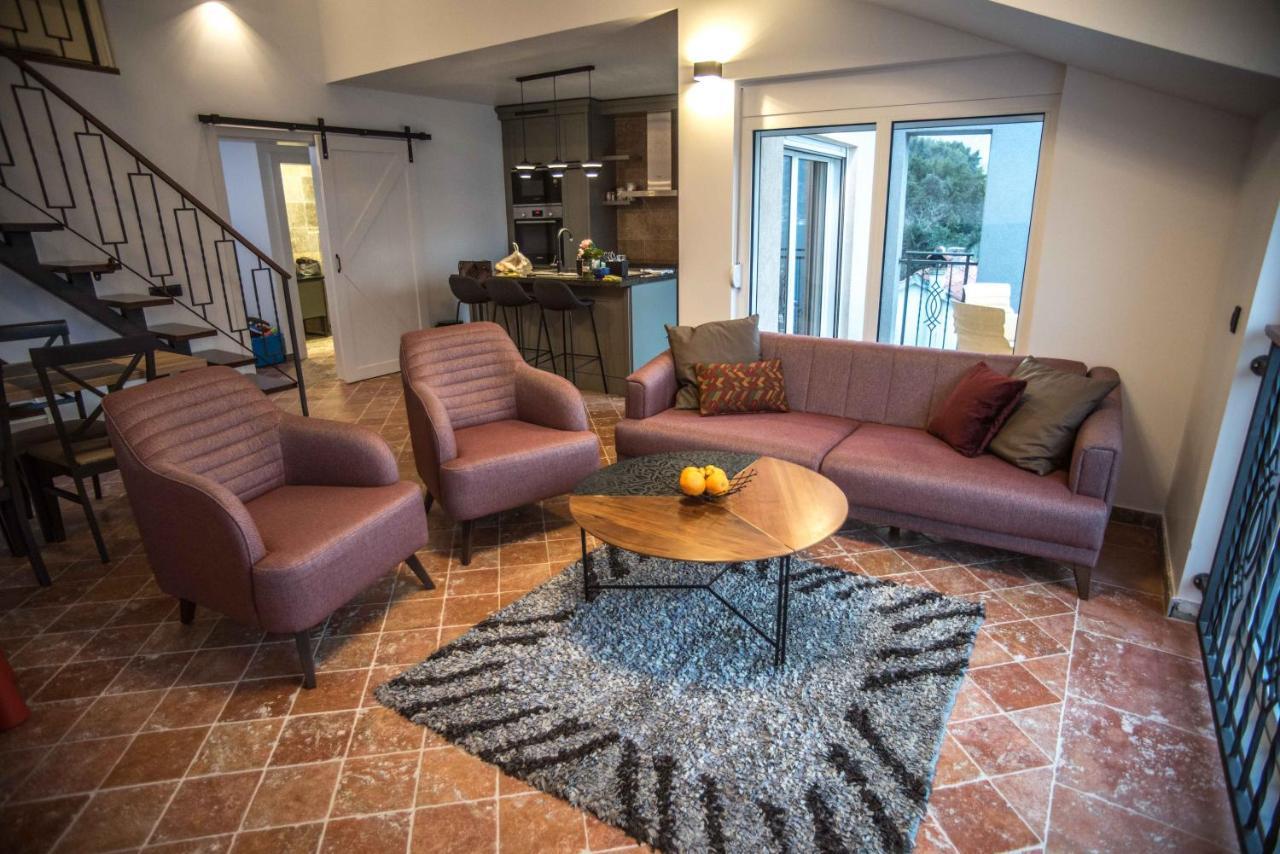 Modern Waterfront 3-Bed Apartment Donja Kostanjica Ngoại thất bức ảnh